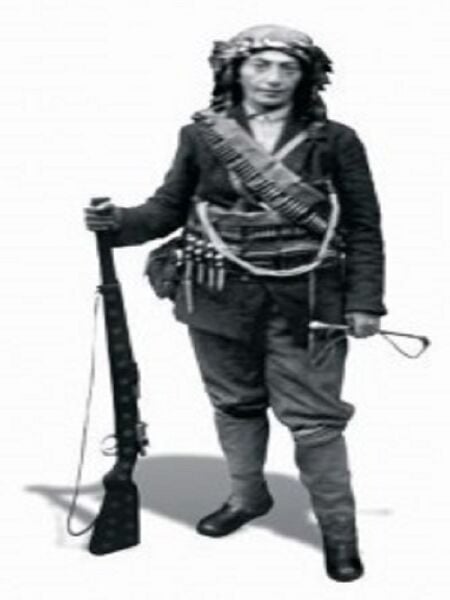 Nezahat Onbaşı Kostümleri Gördesli Makbule Kara Fatma Nene Hatun Kostümü